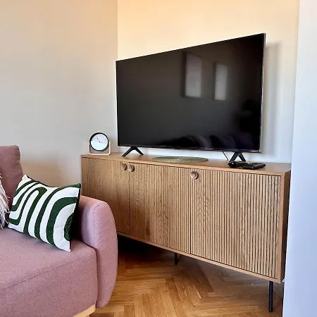 Nooklite Near Arena דירה