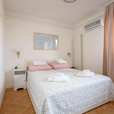 Nooklite Near Arena Apartamento