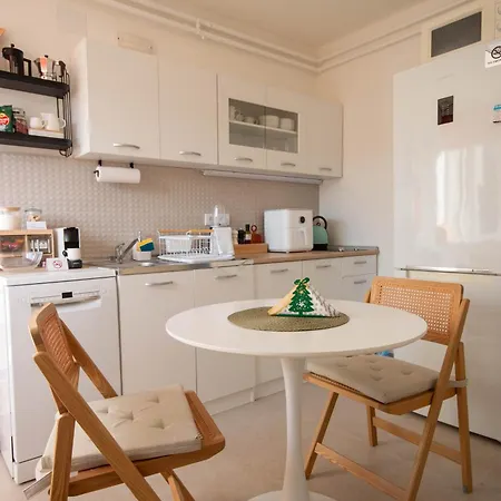 Nooklite Near Arena Belgrado